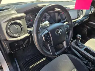 Toyota Tacoma 2022 4x2 TRD Todo Terreno 4p Doble Cabina 5.0 ft CB