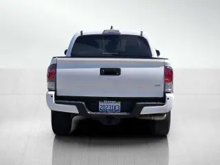 Toyota Tacoma 2022 4x2 TRD Todo Terreno 4p Doble Cabina 5.0 ft CB