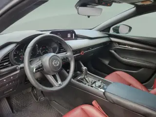 Mazda Mazda3 Hatchback 2024 AWD 2.5 S Edición Carbono 4p Hatchback