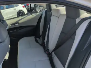 Toyota Corolla Hibrid 2020 LE Sedan 4p
