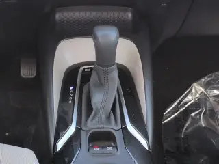 Toyota Corolla Hibrid 2020 LE Sedan 4p