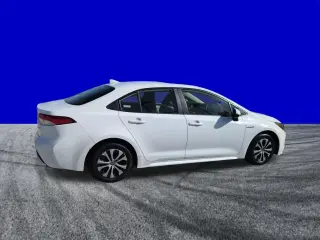 Toyota Corolla Hibrid 2020 LE Sedan 4p