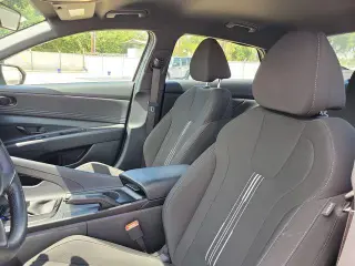Hyundai ELANTRA 2025 SEL Sport 4dr Sedán
