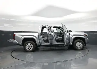 Toyota Tacoma 2026 4x2 SR5 4dr Double Cab 5.0 ft SB