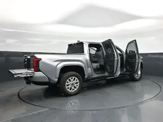 Toyota Tacoma 2026 4x2 SR5 4dr Double Cab 5.0 ft SB