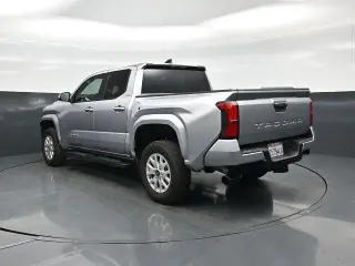 Toyota Tacoma 2026 4x2 SR5 4dr Double Cab 5.0 ft SB
