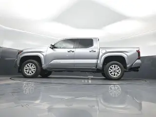 Toyota Tacoma 2026 4x2 SR5 4dr Double Cab 5.0 ft SB