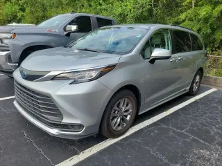 Toyota Sienna 2021 LE 8-Pasajeros 4p Mini-Van