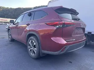 Toyota Highlander 2022 AWD XLE 4dr SUV