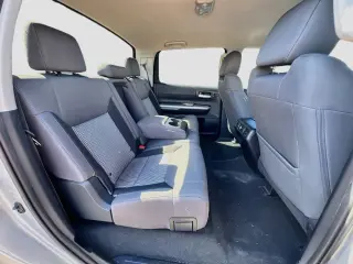 Toyota Tundra 2014 4x2 SR5 4dr CrewMax Cab Pickup SB (5.7L V8)
