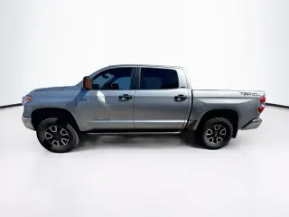 Toyota Tundra 2014 4x2 SR5 4dr CrewMax Cab Pickup SB (5.7L V8)