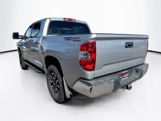 Toyota Tundra 2014 4x2 SR5 4dr CrewMax Cab Pickup SB (5.7L V8)
