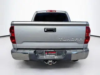 Toyota Tundra 2014 4x2 SR5 4dr CrewMax Cab Pickup SB (5.7L V8)
