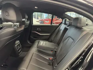 BMW Serie 3 2025 AWD 330i xDrive 4p Sedan