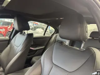 BMW Serie 3 2025 AWD 330i xDrive 4p Sedan