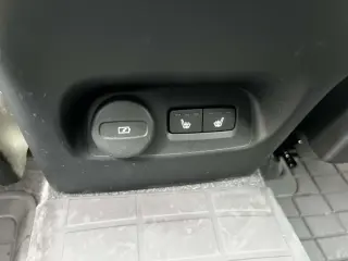 Volvo XC40 2026 AWD B5 Plus 4dr SUV