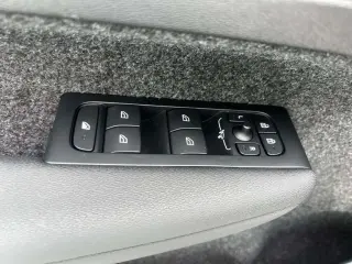 Volvo XC40 2026 AWD B5 Plus 4dr SUV