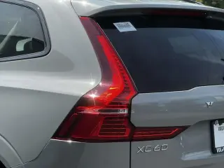 Volvo XC60 2024 AWD B5 Ultimate Tema Oscuro 4p SUV