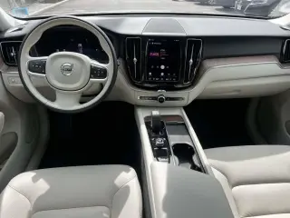 Volvo XC60 2022 AWD B5 Momentum 4dr SUV