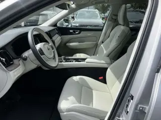 Volvo XC60 2022 AWD B5 Momentum 4dr SUV