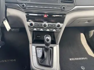 Hyundai ELANTRA 2020 SE 4p Sedana