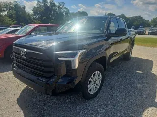 Toyota Tundra 2023 4x4 SR5 4dr CrewMax Cab Pickup SB