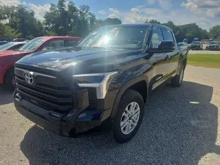 Toyota Tundra 2023 4x4 SR5 4dr CrewMax Cab Pickup SB