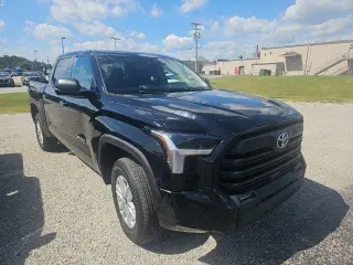 Toyota Tundra 2023 4x4 SR5 4dr CrewMax Cab Pickup SB