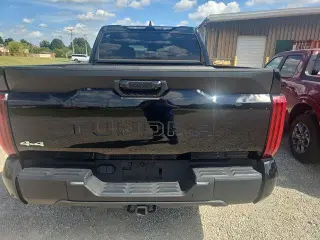 Toyota Tundra 2023 4x4 SR5 4dr CrewMax Cab Pickup SB