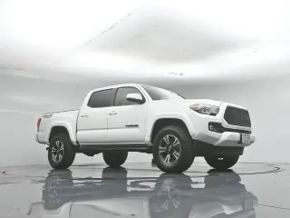 Toyota Tacoma 2017 4x2 TRD Sport 4p Cab Doble 5.0 ft SB