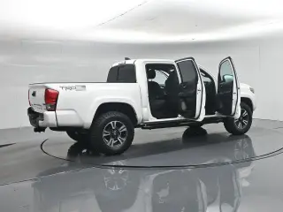 Toyota Tacoma 2017 4x2 TRD Sport 4p Cab Doble 5.0 ft SB