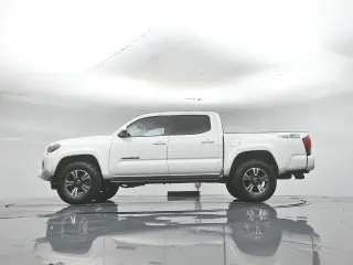 Toyota Tacoma 2017 4x2 TRD Sport 4p Cab Doble 5.0 ft SB