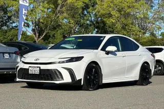 Toyota Camry 2025 SE 4p Sedan