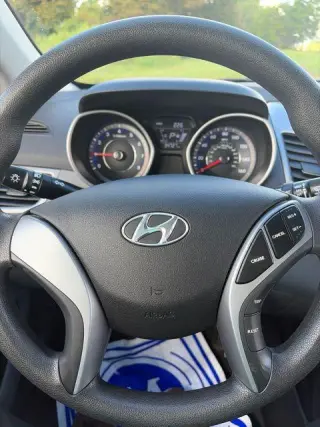 Hyundai ELANTRA 2016 SE 4p Sedan 6M