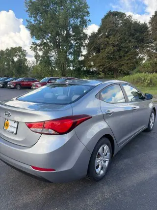 Hyundai ELANTRA 2016 SE 4p Sedan 6M