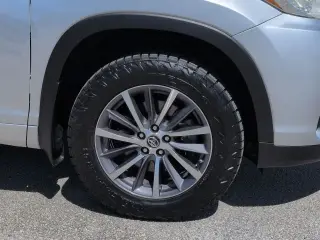 Toyota Highlander 2018 4x4 XLE SUV 4p.