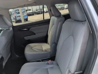 Toyota Highlander 2024 AWD LE 4p SUV