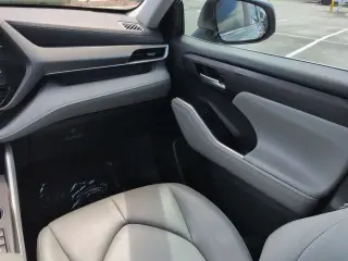 Toyota Highlander 2024 AWD LE 4p SUV