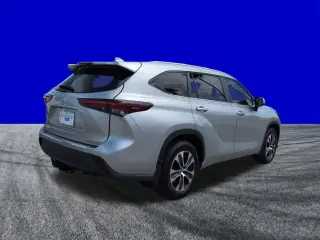 Toyota Highlander 2024 AWD LE 4p SUV