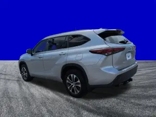 Toyota Highlander 2024 AWD LE 4p SUV