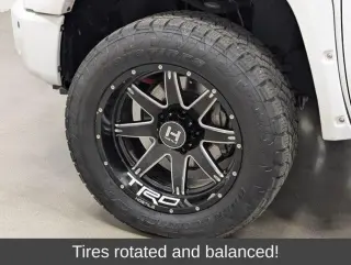 Toyota Tundra 2018 4x4 SR5 4dr CrewMax Cab Pickup SB (5.7L V8 FFV)