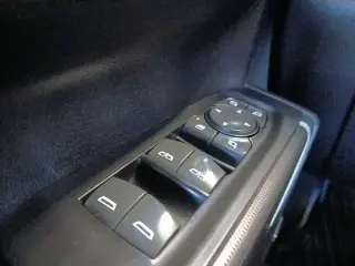 GMC Sierra 1500 2020 4x4 AT4 4dr Cabina de Tripulação 5.8 ft. CB