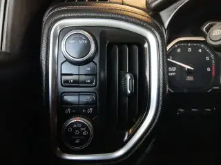GMC Sierra 1500 2020 4x4 AT4 4dr Cabina de Tripulação 5.8 ft. CB