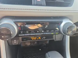 Toyota RAV4 Hybrid 2022 AWD XLE 4dr SUV