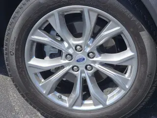 Ford Explorer 2024 AWD XLT 4dr SUV