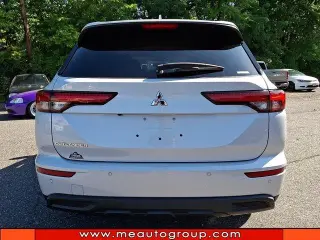 Mitsubishi Outlander 2022 AWD ES 4p SUV