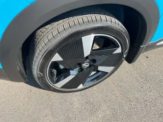 Nissan Kicks 2025 AWD SR 4dr Crossover