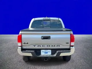 Toyota Tacoma 2016 4x4 TRD Off-Road 4dr Cabina Doble 5.0 ft SB 6A