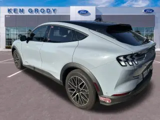 Ford Mustang Mach-E 2024 Select 4dr SUV