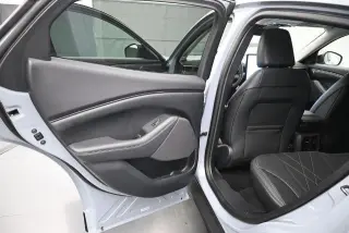 Ford Mustang Mach-E 2024 Select 4dr SUV